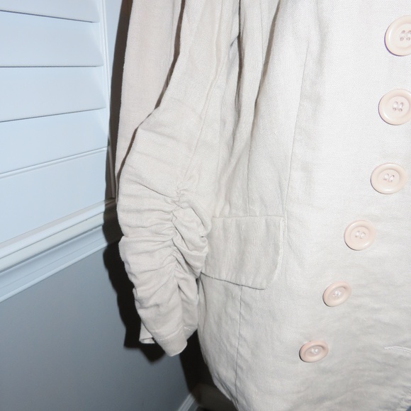 Blazer - Picture 3 of 4